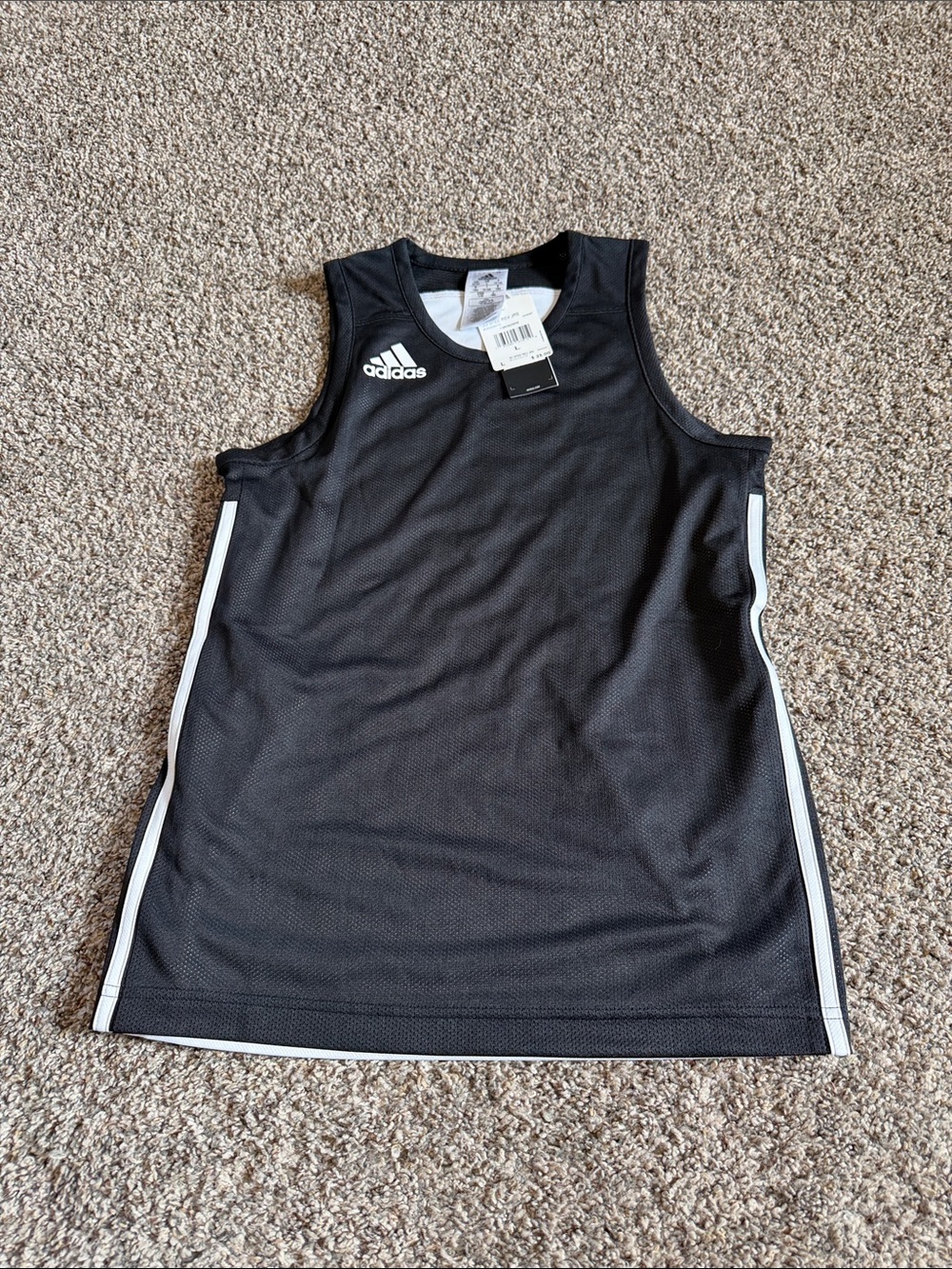 NWT adidas Black/White Reversible Basketball Jersey Size Youth 13/14 Years